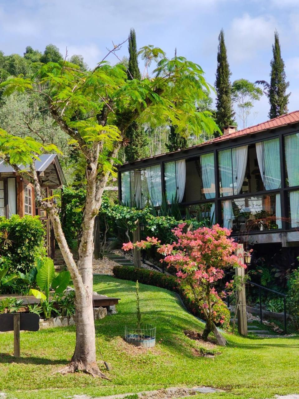 Lodge E Restaurante Casa Cida E Evandro *